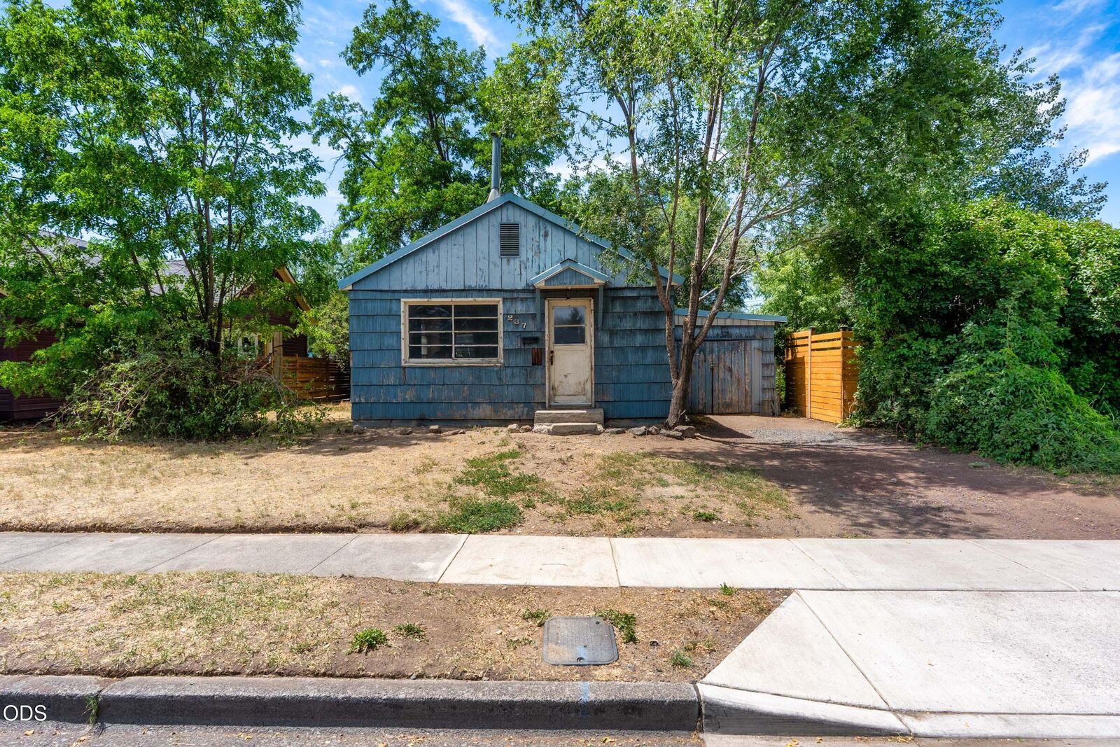 Property Photo: 237 SW 9th Street OR 97756