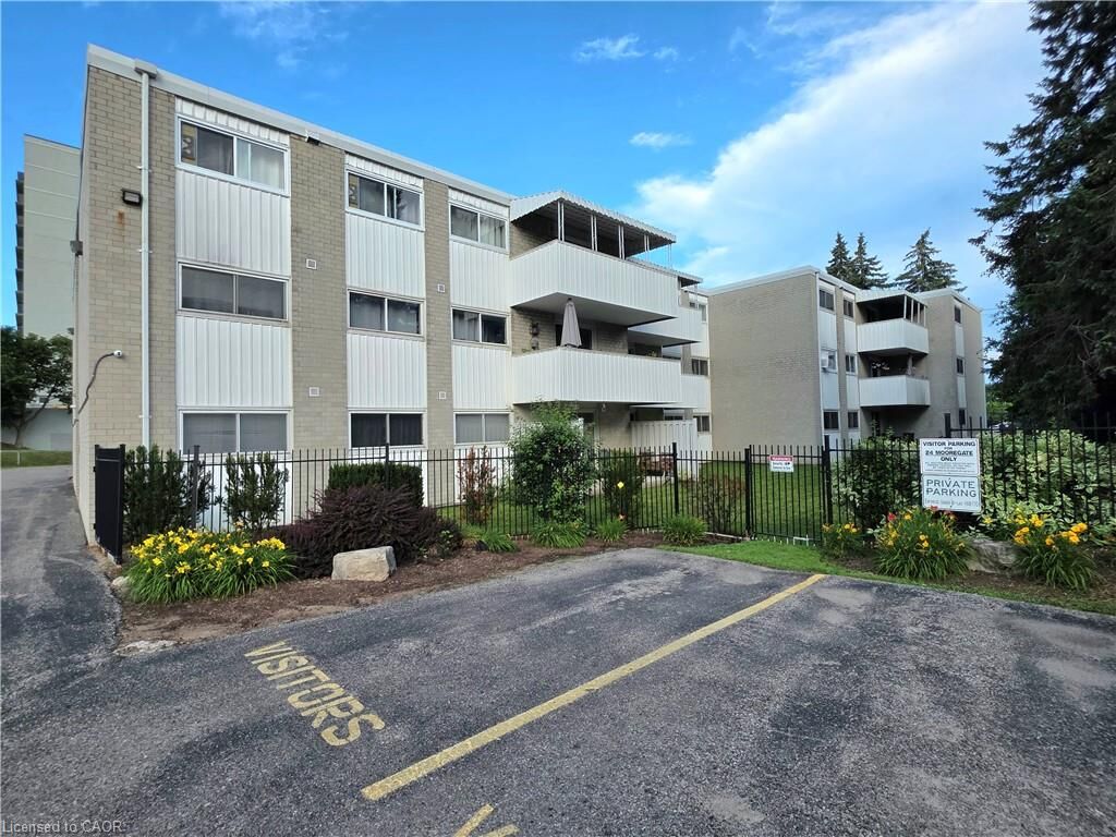 Property Photo: 24 Mooregate Crescent 103 ON N2M 2G1