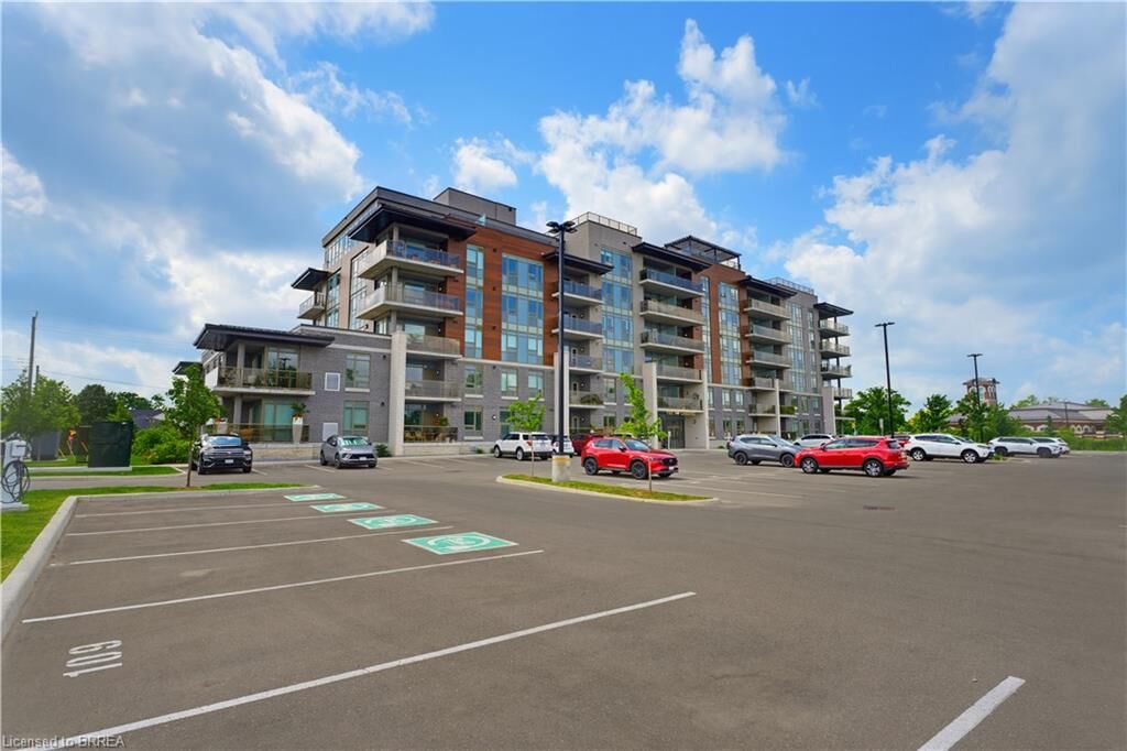 Property Photo: 34 Norman Street 211 ON N3R 2Y1