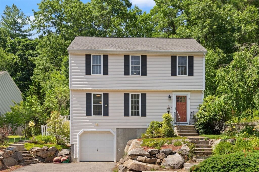 Property Photo: 16 Stoneview Dr MA 01886