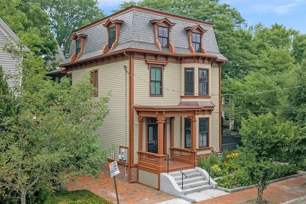 Property Photo: 81 Garfield St 81 MA 02138