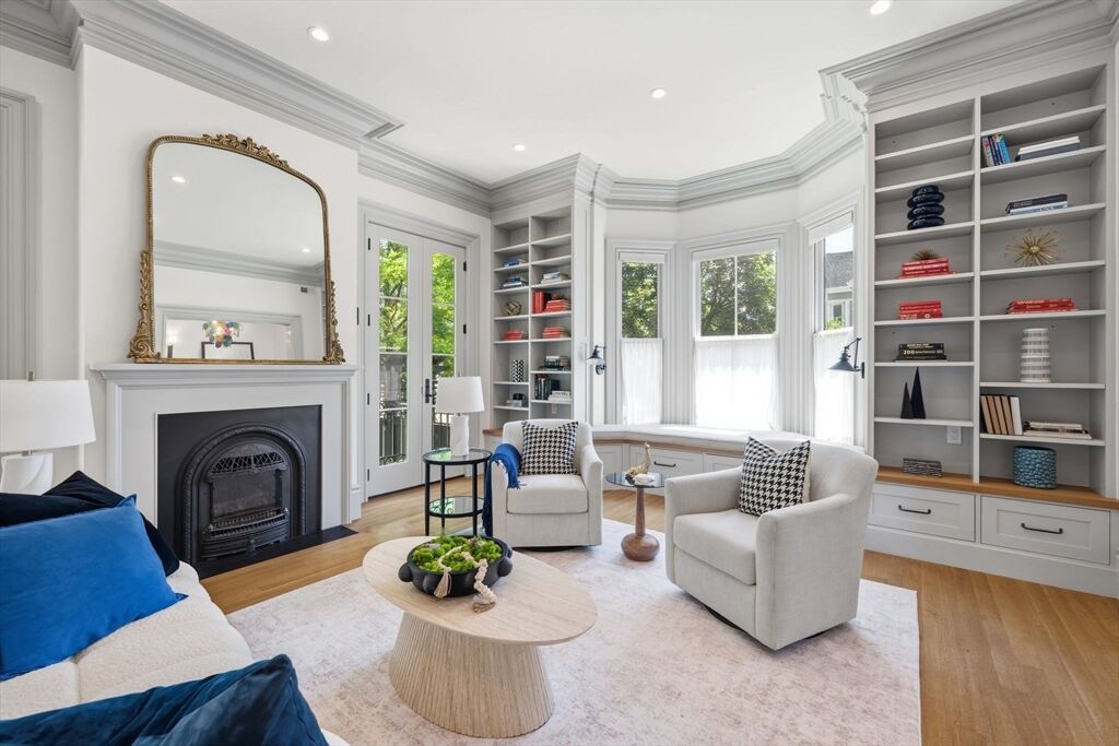 Property Photo:  81 Garfield St 81  MA 02138 