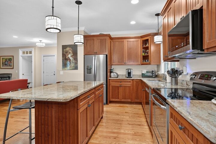 Property Photo:  7 Cyrus Way 7  MA 01532 