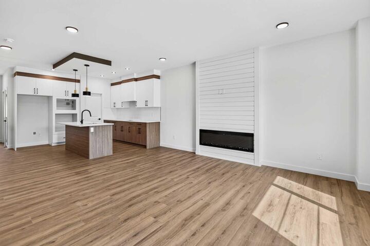 Property Photo:  24 Memorial Parkway  AB T4E 3B7 
