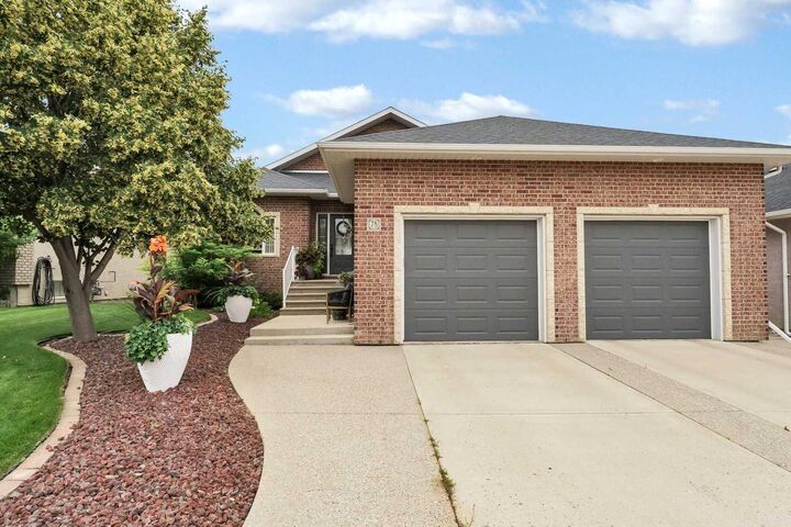 78 Sundance Road SW — photo 1