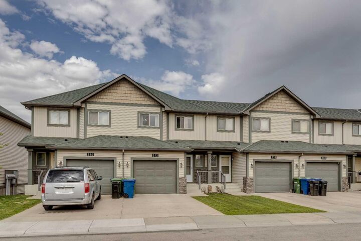 Property Photo: 212 Bayside Point SW AB T4B 2X6