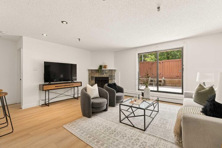 Property Photo: 930 18 Avenue SW 101 AB T2T 0H1
