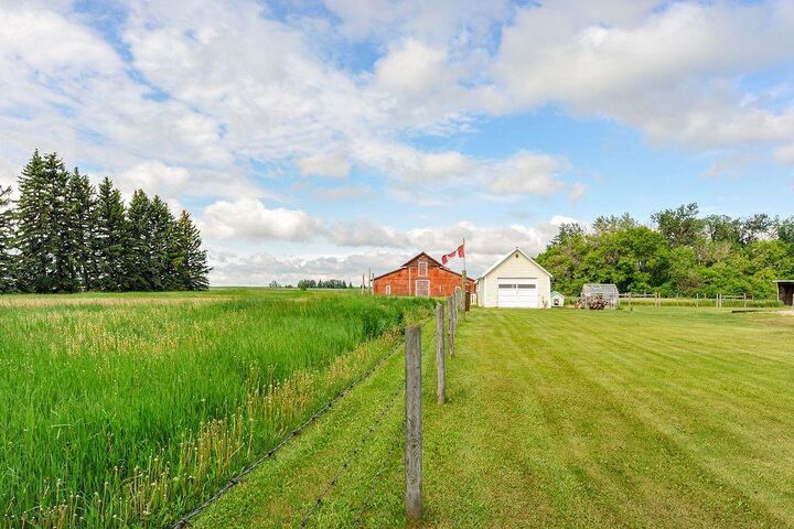 Property Photo: 49320 Rr195 AB T0B 2M1