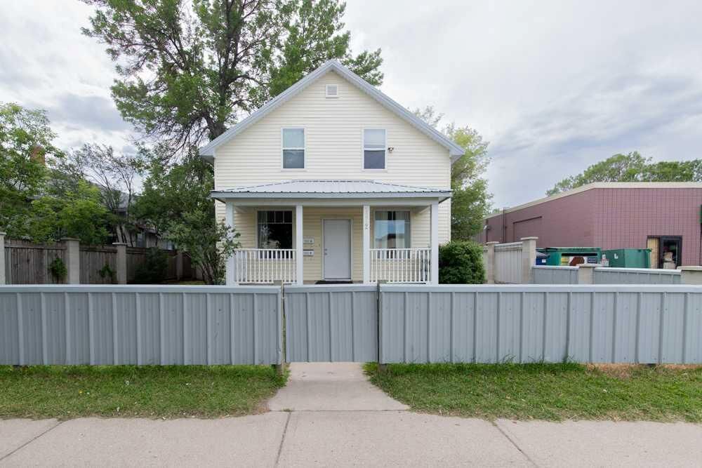 Property Photo:  1312 4 Avenue N  AB T1H 0L2 