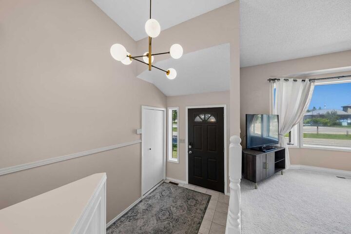 Property Photo: 71 Riverglen Crescent SE AB T2C 3J3
