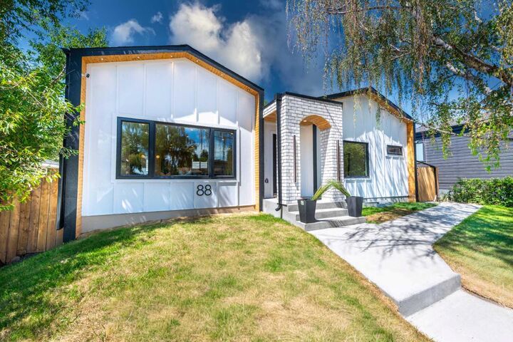 88 Cheyenne Crescent NW — photo 1