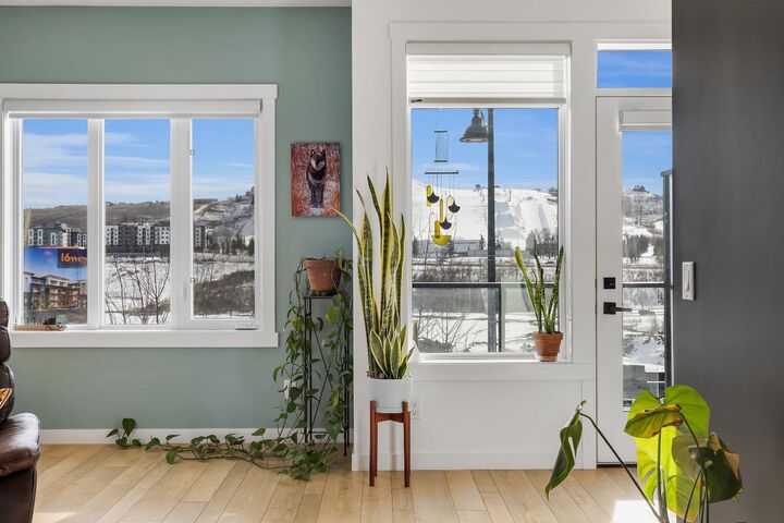 Property Photo: 171 Greenbriar Place NW AB T3B 6J3