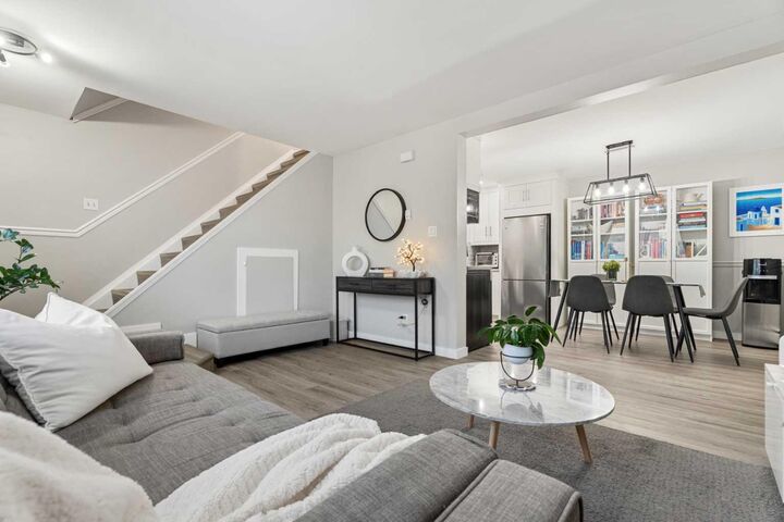 Property Photo:  3809 45 Street SW 63  AB T3E 3H4 