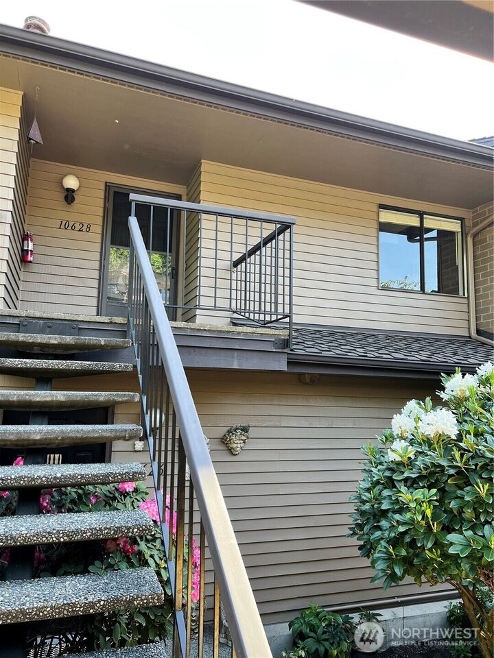 Property Photo: 10628 Glen Acres Dr S WA 98168