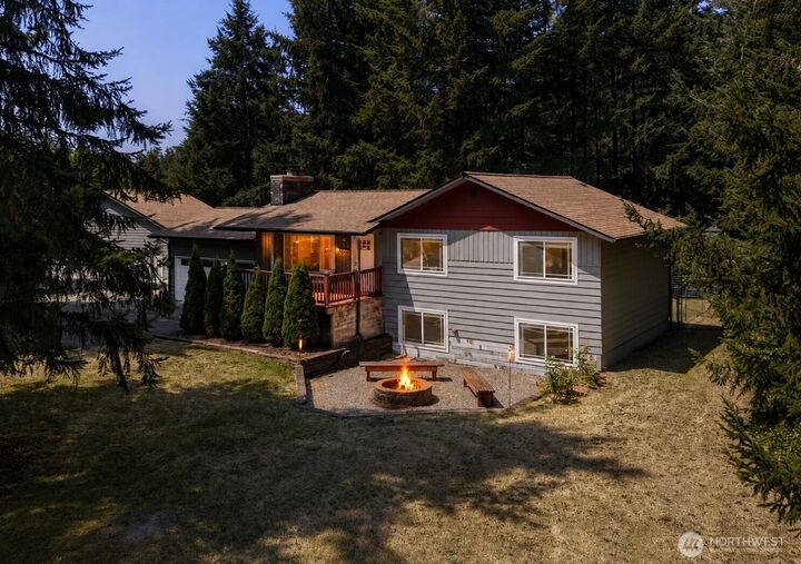 Property Photo:  24702 E 54th Avenue  WA 98338 