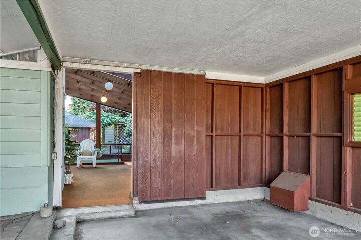 Property Photo: 502 E Grover Street WA 98264