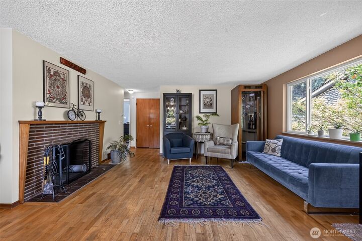 Property Photo:  9219  26th Avenue SW  WA 98106 