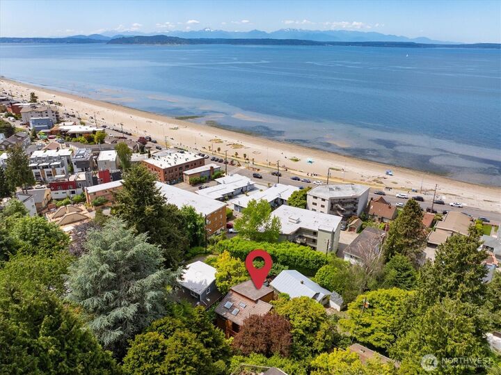 Property Photo: 2364 Hobart Avenue SW WA 98116