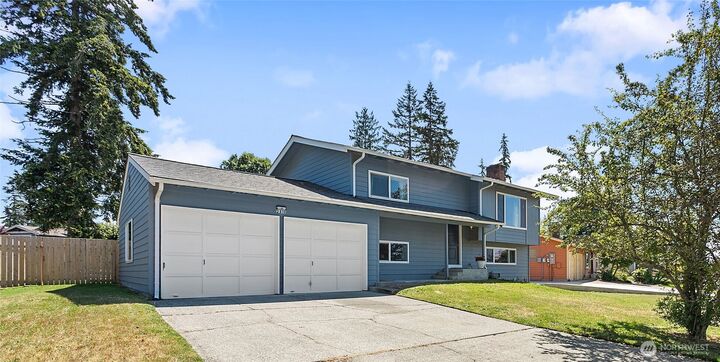 Property Photo: 2810 W Crestline Drive WA 98226