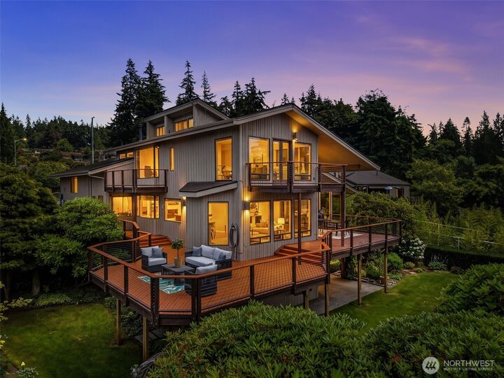 Property Photo: 7320 164th Place SW WA 98026