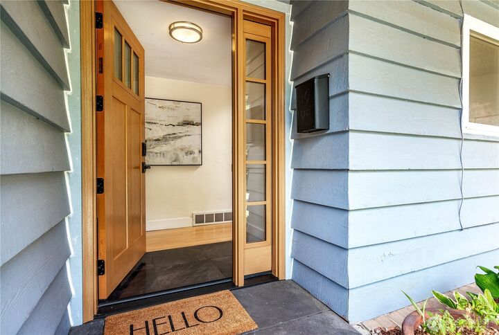 Property Photo:  6246  39th Avenue NE  WA 98115 