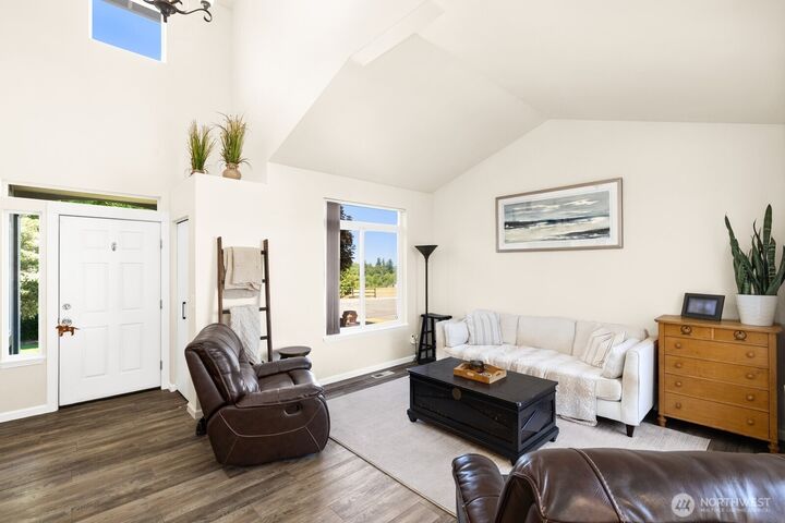 Property Photo: 1959 Highpoint Street WA 98022