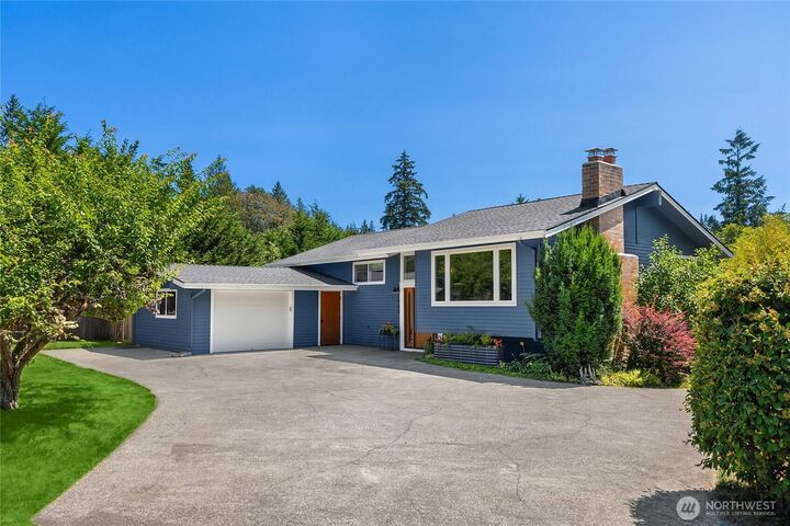 Property Photo:  7563 NE Emerald Way  WA 98110 
