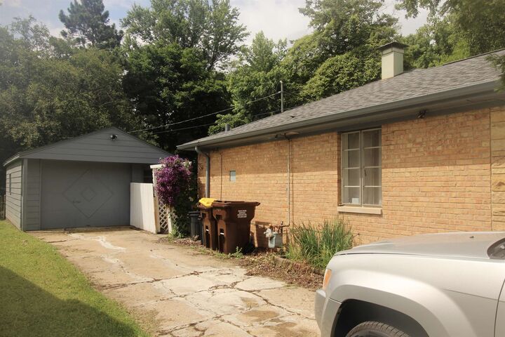 Property Photo:  4717 Highcrest Road  IL 61107 