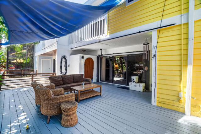Property Photo: 622 Mariners Way FL 33435