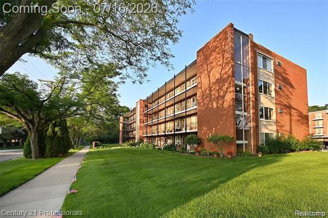 Property Photo: 2820 Woodslee Drive 301 MI 48073