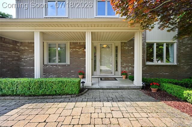 Property Photo:  1958 Chancery Drive  MI 48085 