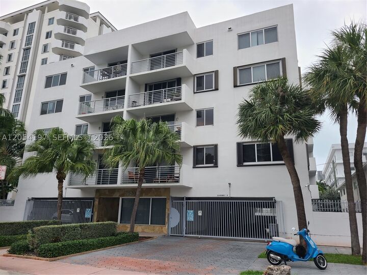 Property Photo: 1605 Bay Rd 206 FL 33139