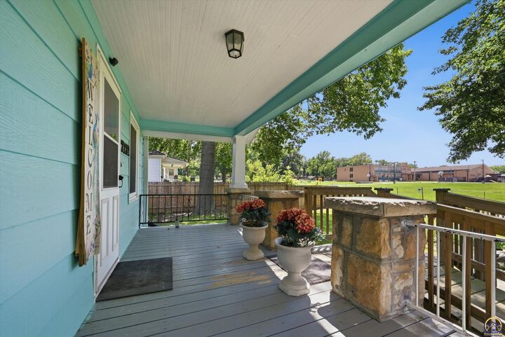 Property Photo: 2722 SE Ohio Ave KS 66605