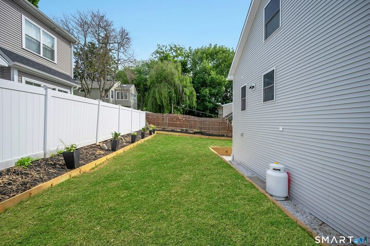 Property Photo:  198 Castle Avenue  CT 06825 
