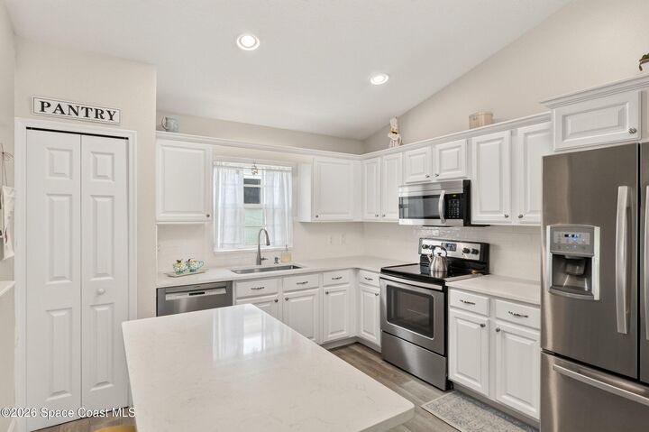 Property Photo: 1051 S Fork Circle FL 32901