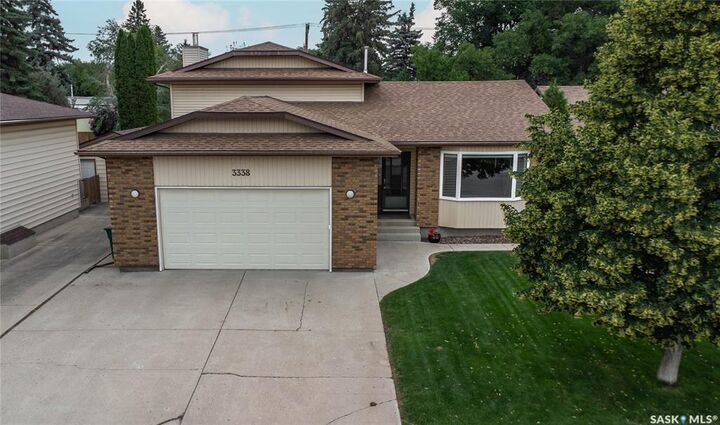 Photo de la propriété:  3338 Calder Crescent  SK S7J 4W5 