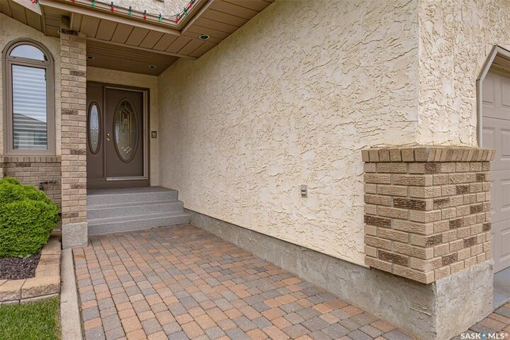 Property Photo: 506 Forsyth Crescent SK S7N 4H8