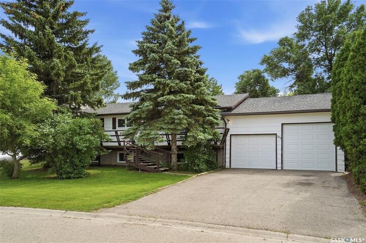 Property Photo: 309 2nd Avenue W SK S0K 4T0