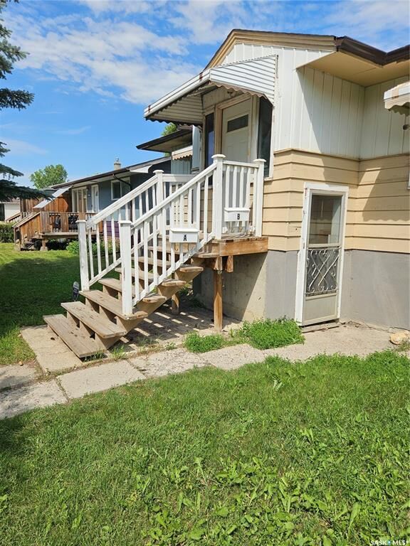 Property Photo: 1415 Bond Street SK S4N 1X2