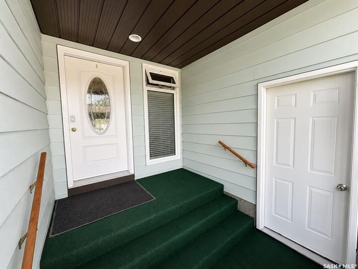 Property Photo:  239 Kenosee Crescent  SK S7K 3T1 