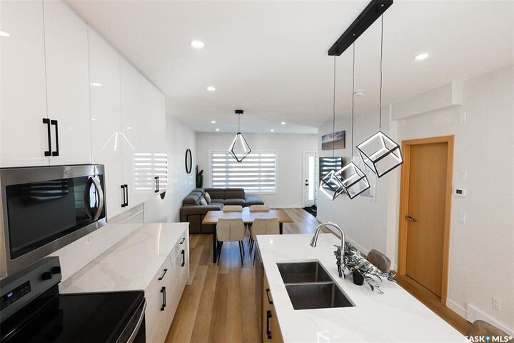 Property Photo: 1523 Richardson Road SK S7M 0W9