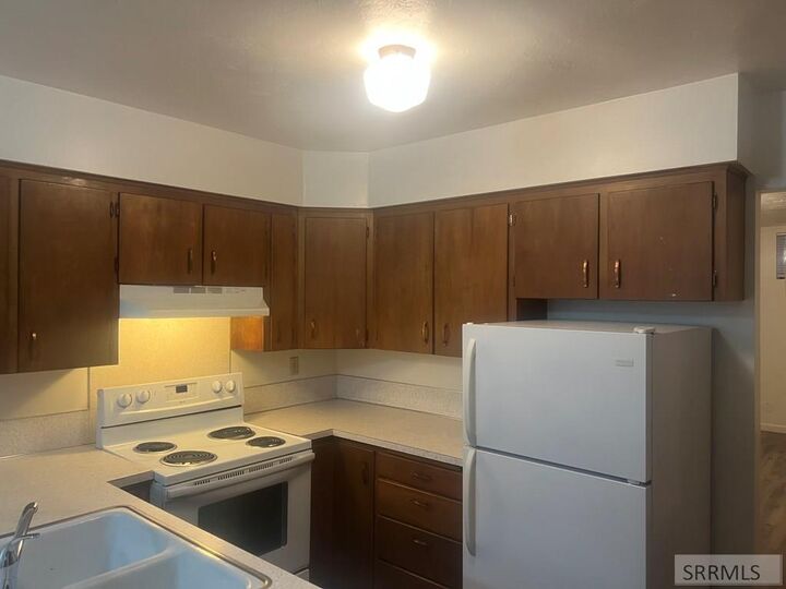 Property Photo: 1460 Benton Street 16 ID 83401
