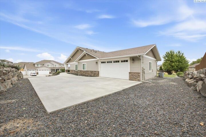 Property Photo: 3713 S Lincoln WA 99337