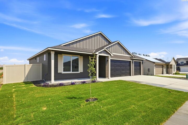 Property Photo:  1504 W Williams Rd  WA 99320 