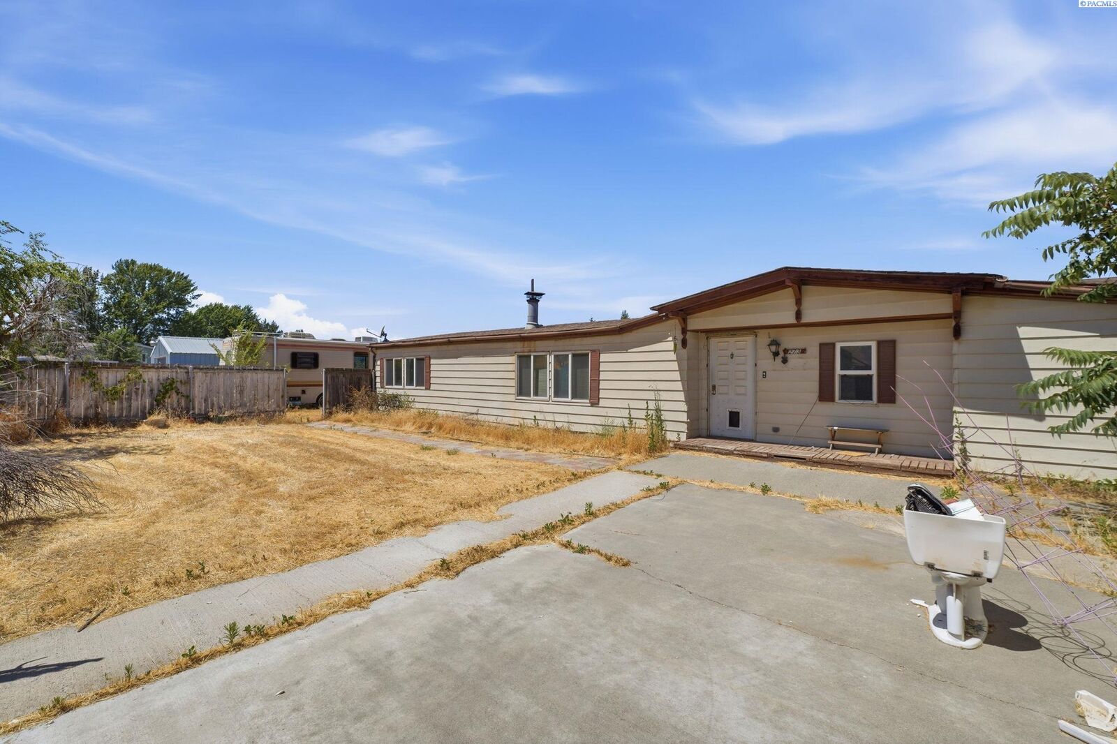 Property Photo:  273 Harbor Blvd  WA 99323 