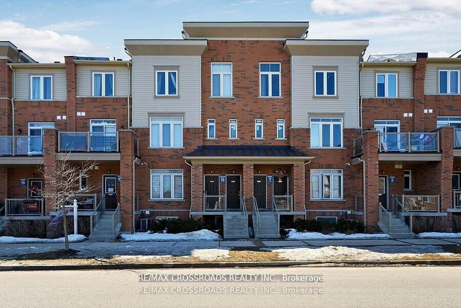 Property Photo:  2726 William Jackson Drive 12  ON L1X 0E6 