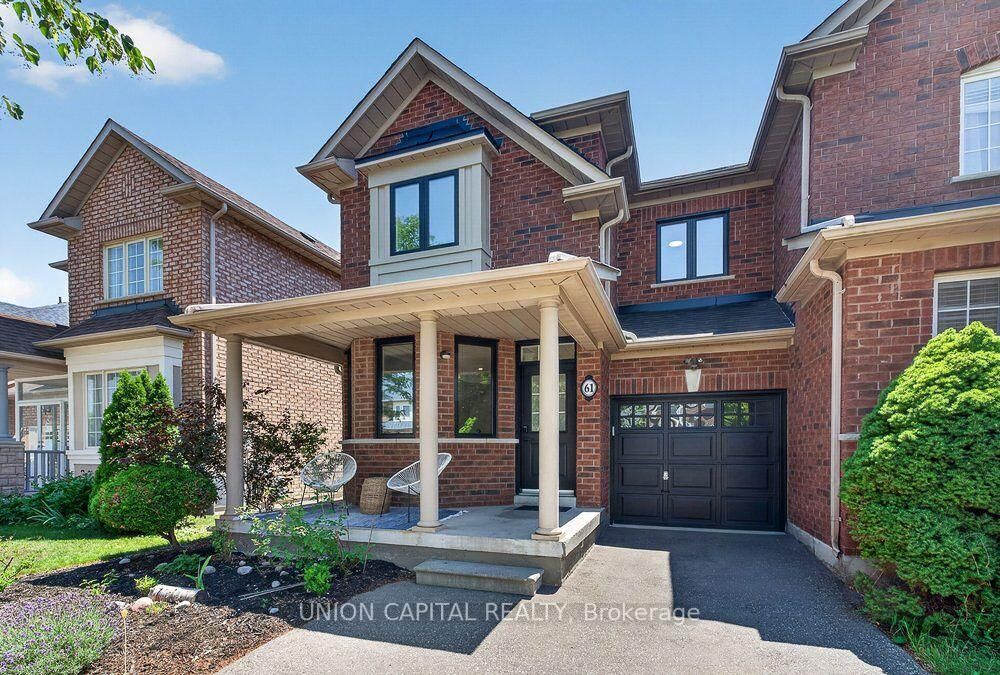 Photo de la propriété:  61 Hillmount Road  ON L6C 2J2 