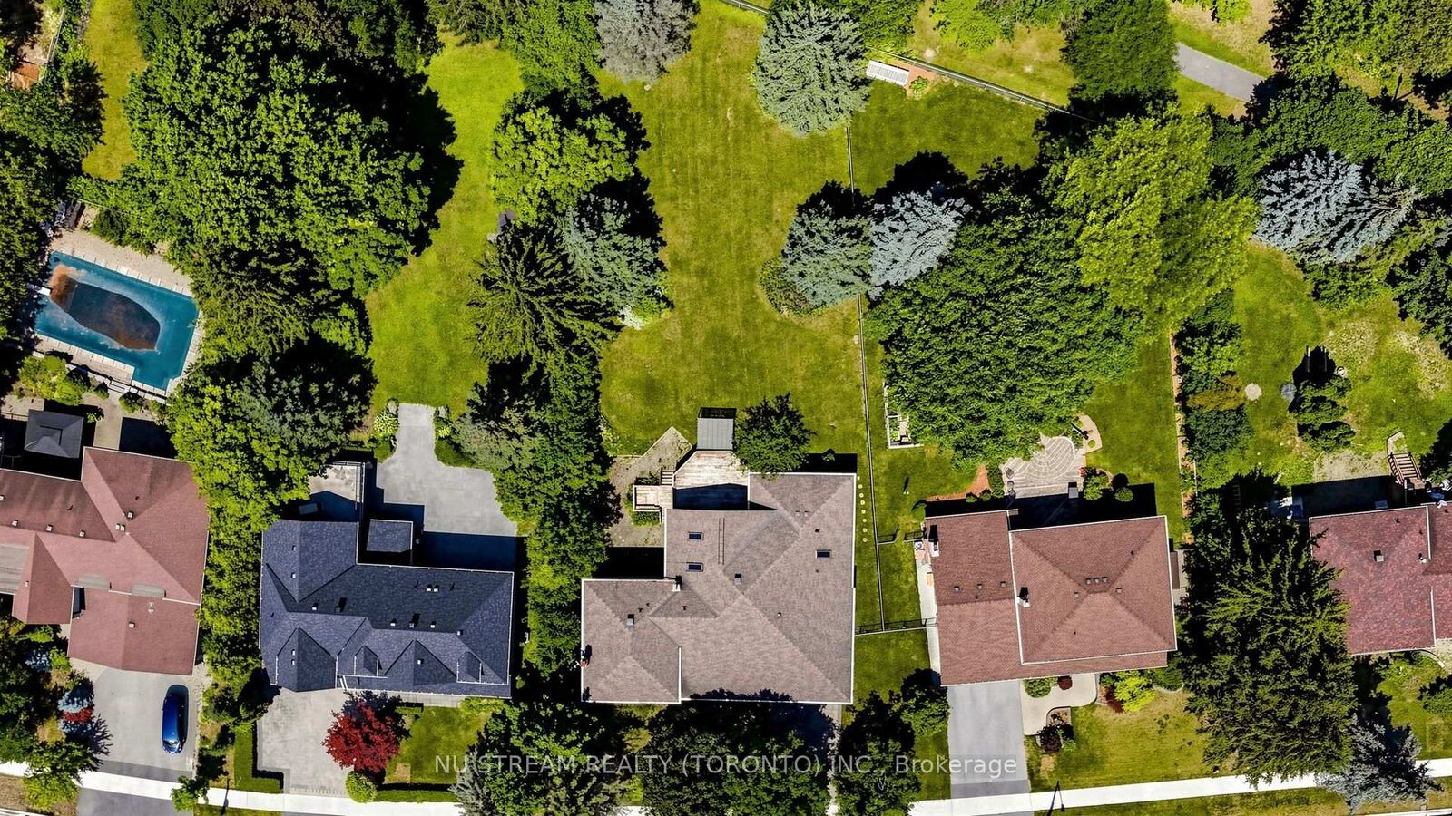 Property Photo:  20 Blackforest Drive  ON L4E 2P5 