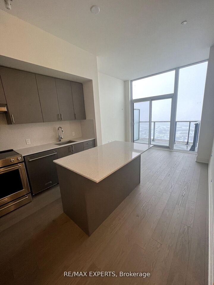 Property Photo: 9000 Jane Street N Ph216 ON L4K 2M9
