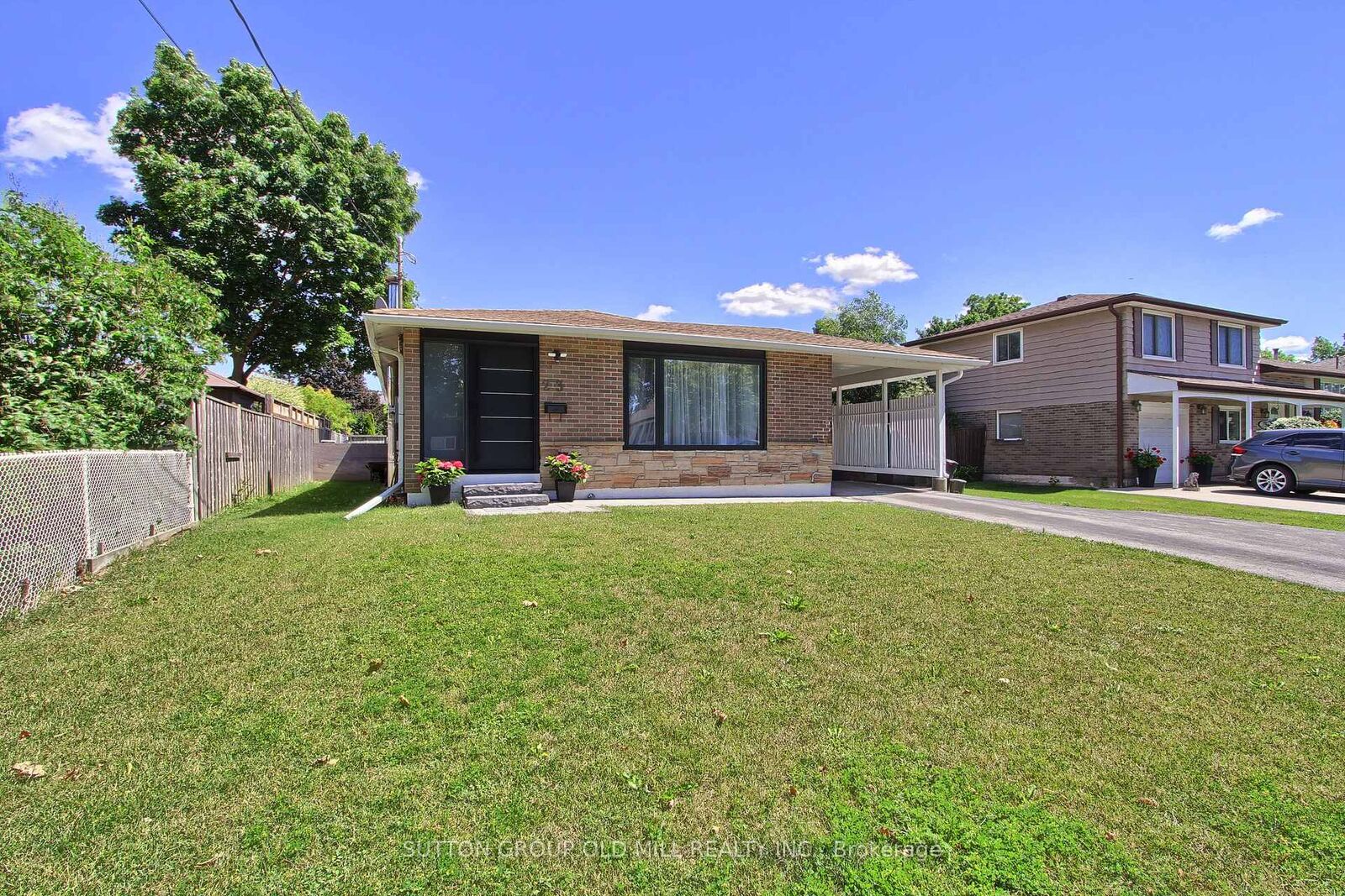 Property Photo: 23 Moore Park Crescent ON L7G 2T3